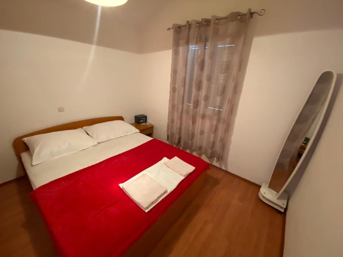 Apartmani Anita Starigrad Paklenica Exterior foto